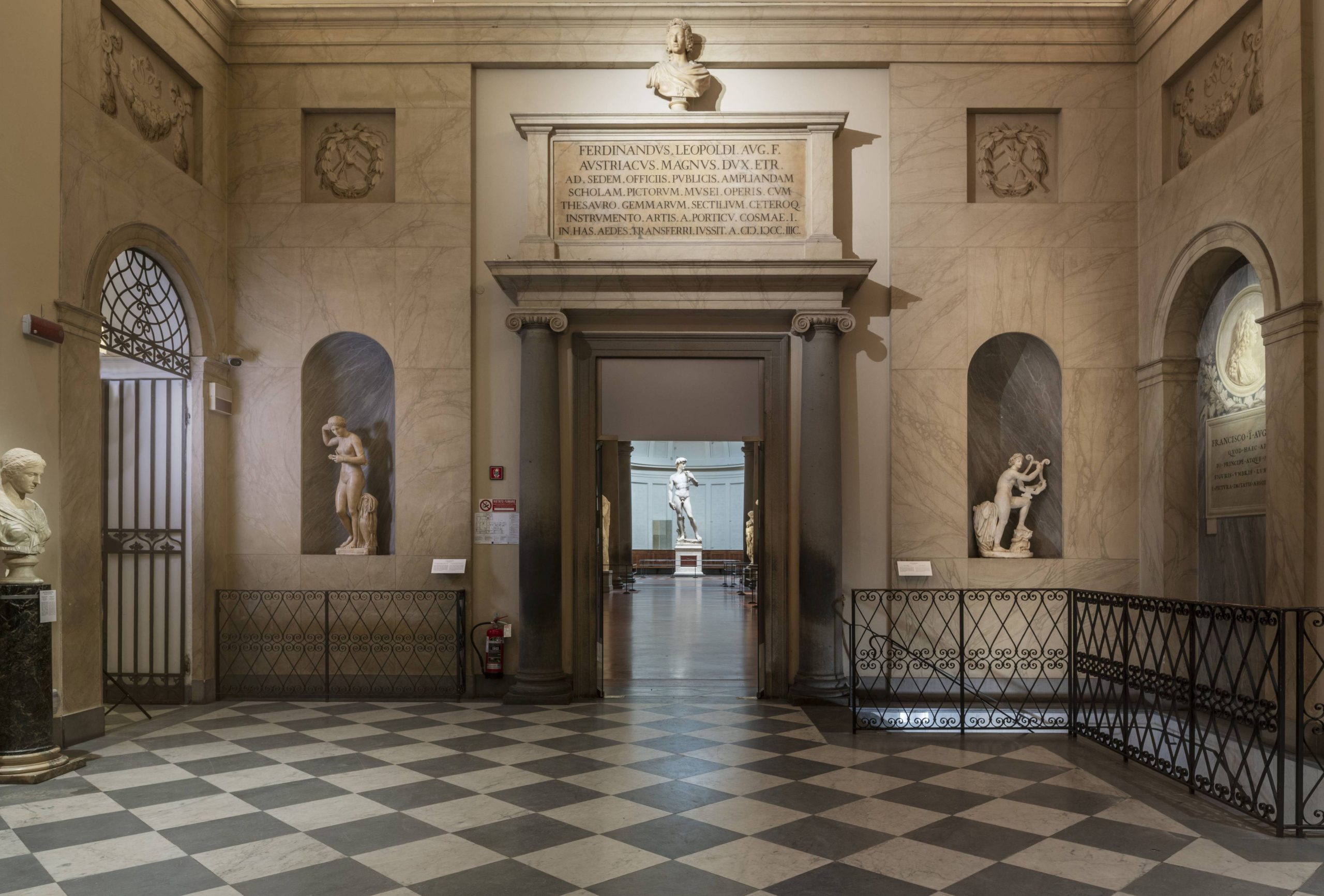 Nuovo allestimento uscita